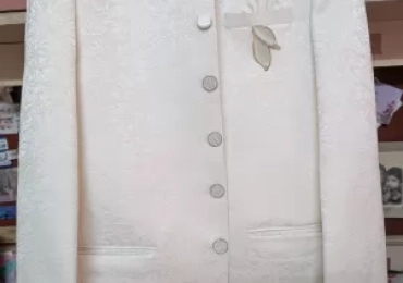 Brand New Off-White Jodhpuri Suit Size 38 7,000